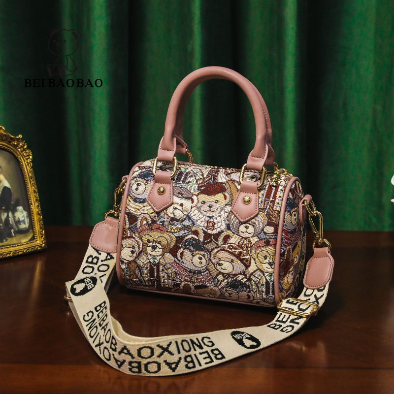 กระเป๋าผู้หญิงสวยๆ กระเป๋าสะพายข้างผู้หญิง กระเป๋าแบรนด์ BEAR BAG กระเป๋าหมีสุดคิ้ว!