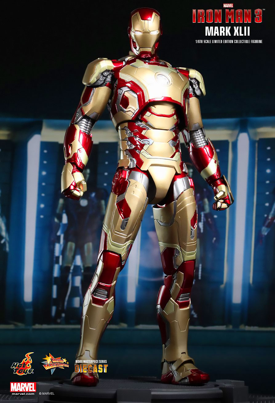 HOT TOYS IRON MAN MARK 42 DIECAST