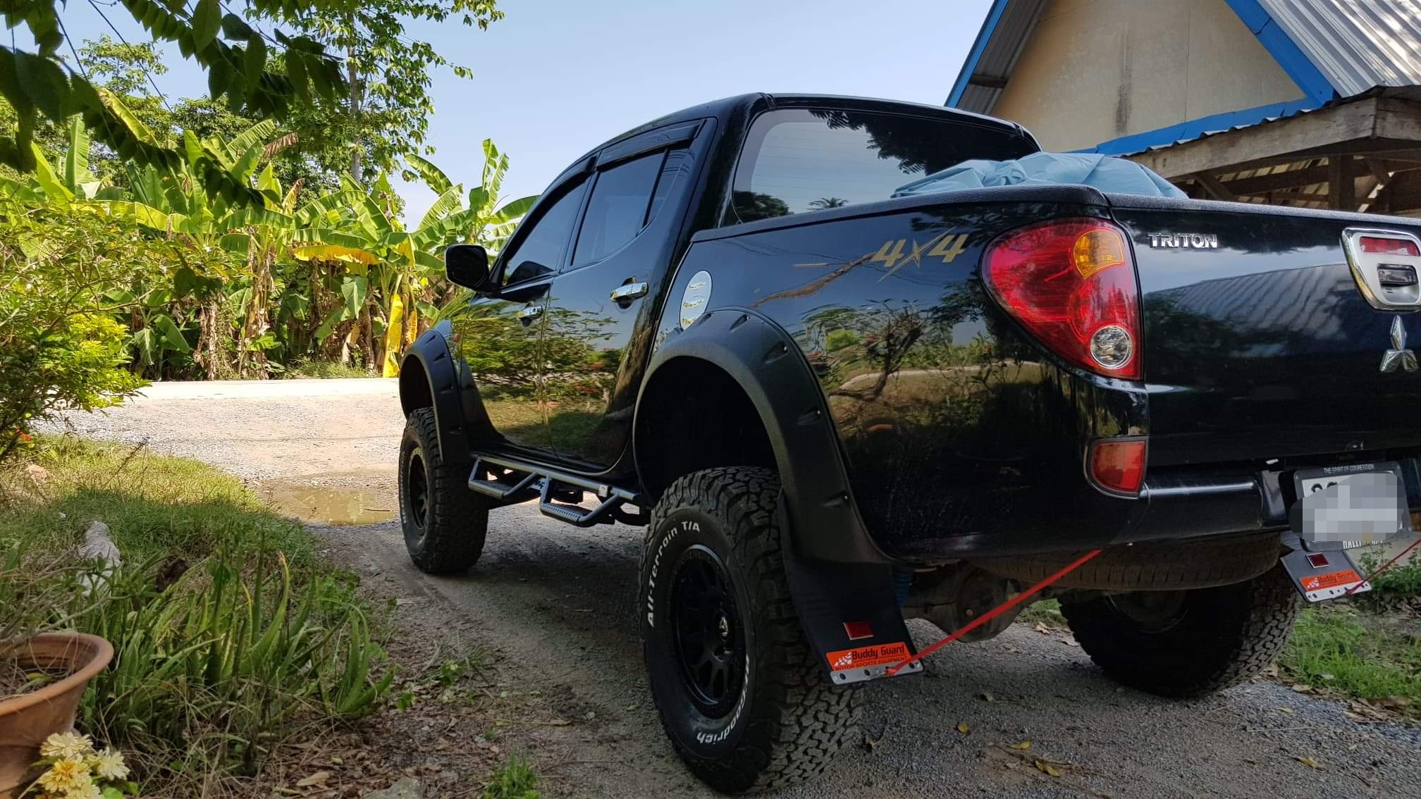 คิ้วล้อTriton