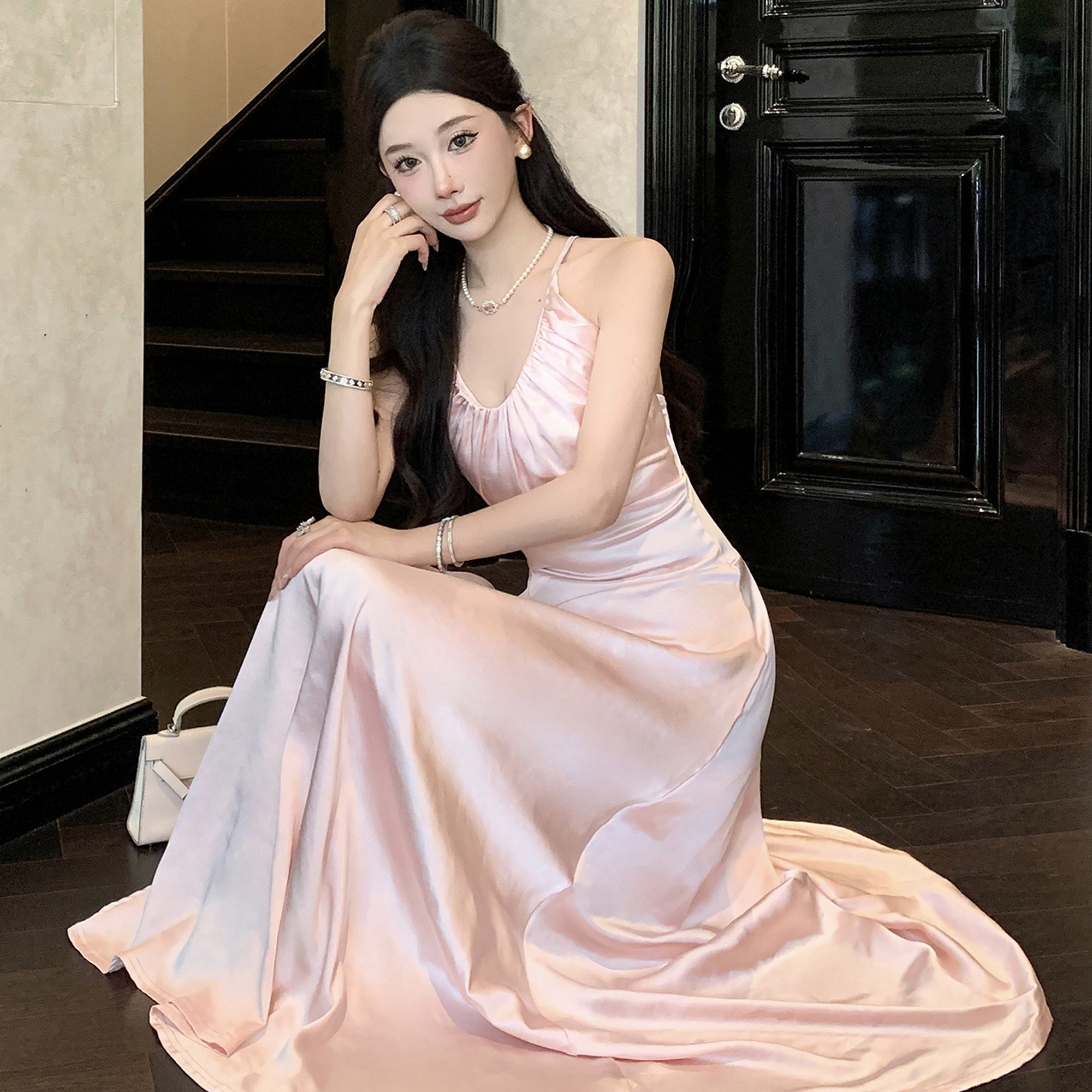 ชุดเดรสยาวสวยๆ สไตล์เกาหลี มีขนาด S M L XL สนใจทักแชท