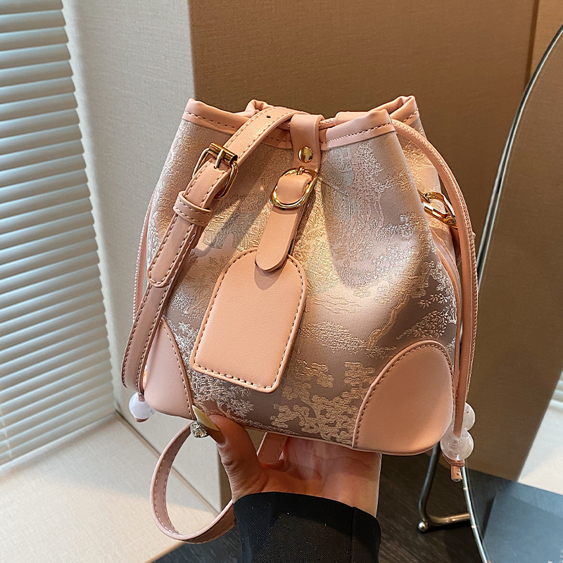 กระเป๋าผู้หญิงสวยๆ กระเป๋าสะพายข้างผู้หญิง กระเป๋าแบรนด์COOL BAG