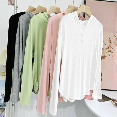 เสื้อยืดแขนยาว มีฮู้ด มีขนาด S M L XL สนใจทักแชท