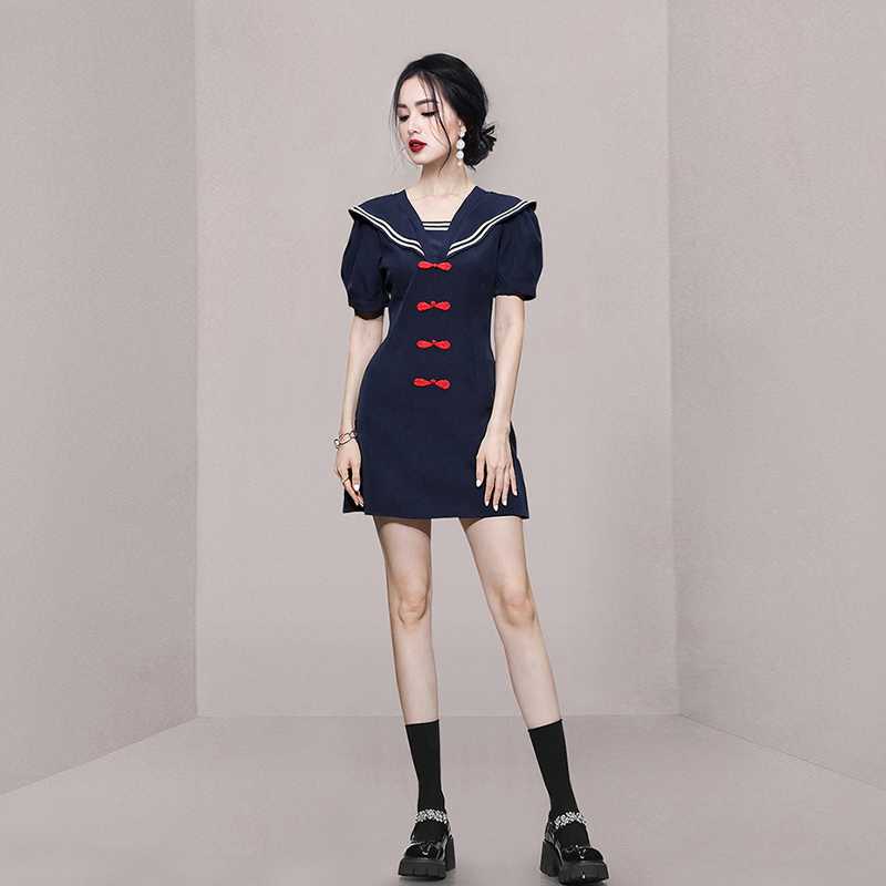 ชุดเดรสยาวสวยๆ สไตล์เกาหลี มีขนาด S M L XL สนใจทักแชท