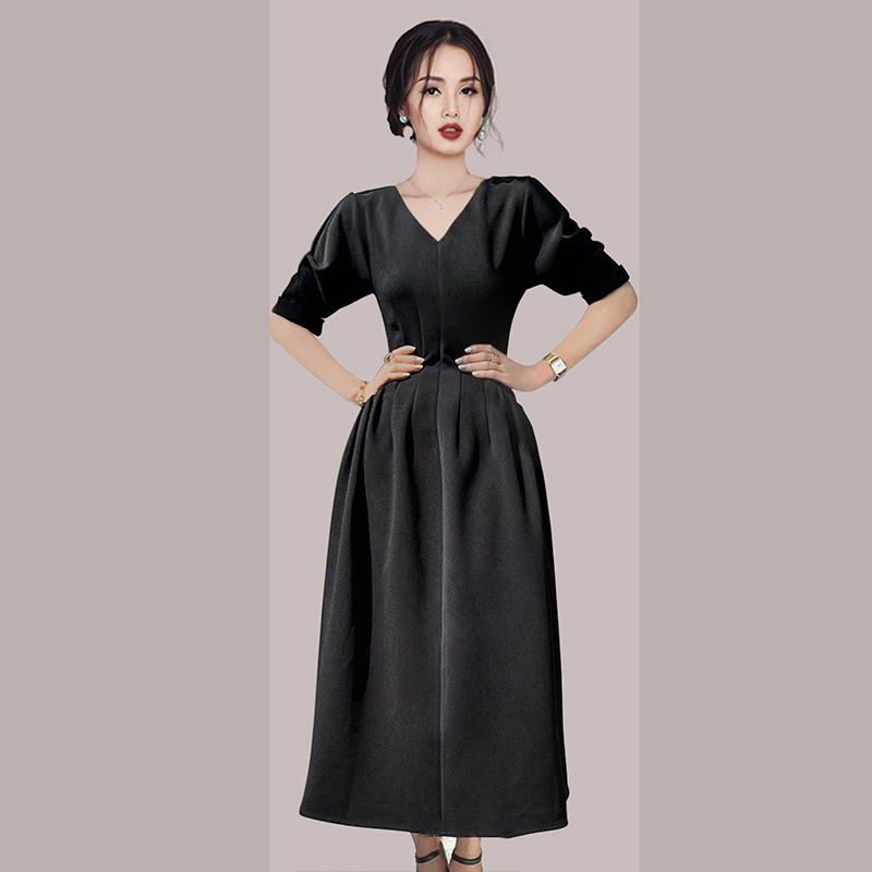 ชุดเดรสยาวสวยๆ สไตล์เกาหลี มีขนาด S M L XL สนใจทักแชท