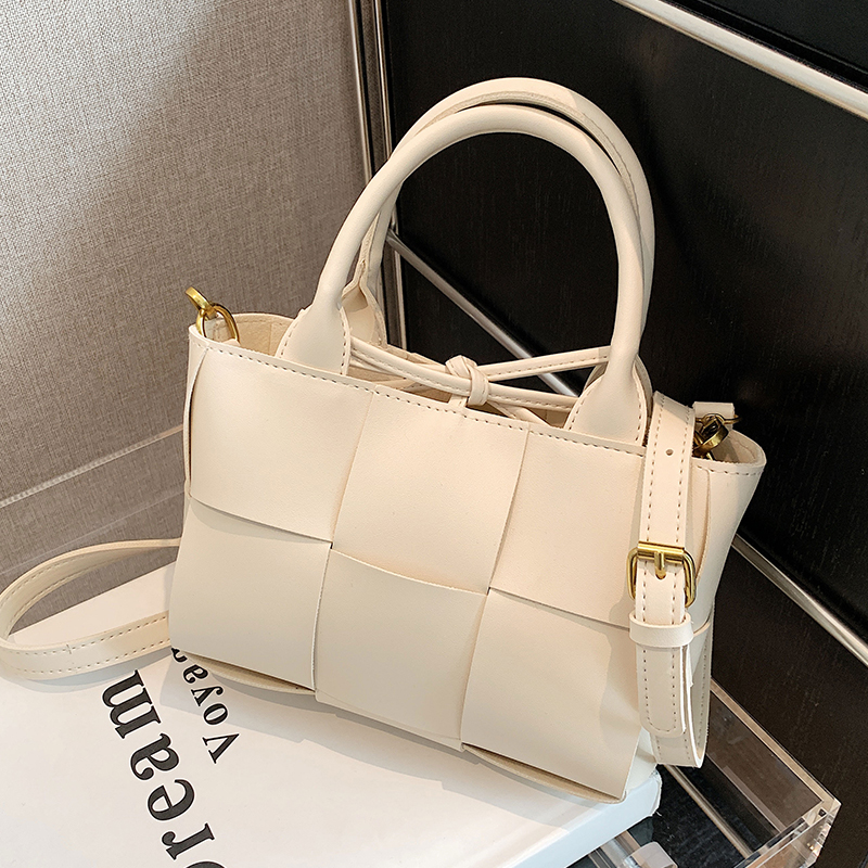กระเป๋าผู้หญิงสวยๆ กระเป๋าสะพายข้างผู้หญิง กระเป๋าแบรนด์COOL BAG