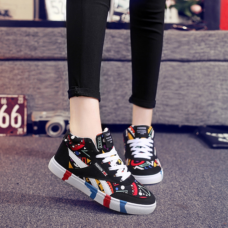 รองเท้าแฟชั่นอินเทรนด์