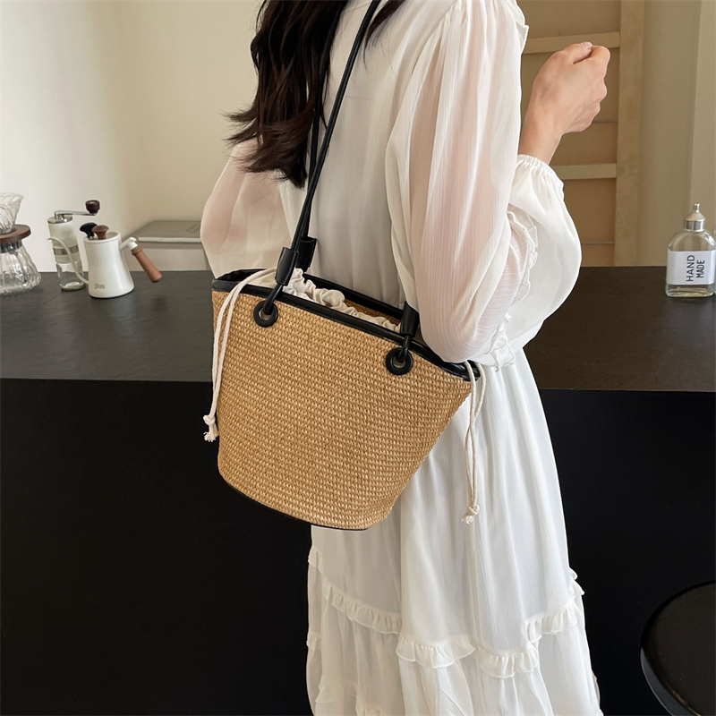 กระเป๋าผู้หญิงสวยๆ กระเป๋าสะพายข้างผู้หญิง กระเป๋าแบรนด์COOL BAG
