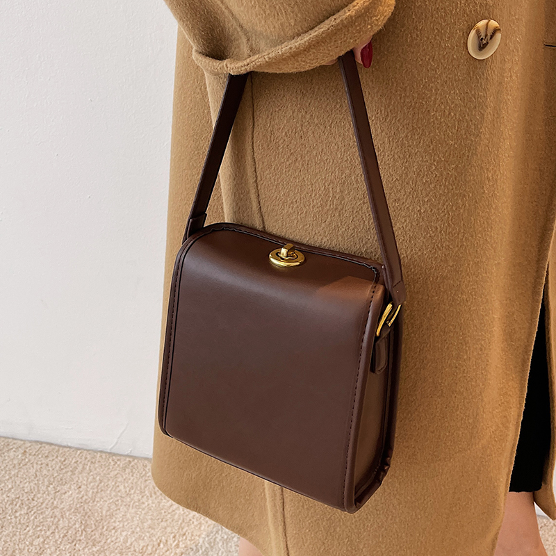 กระเป๋าผู้หญิงสวยๆ กระเป๋าสะพายข้างผู้หญิง กระเป๋าแบรนด์COOL BAG