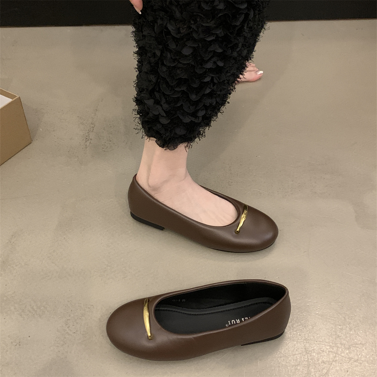 รองเท้าคัทชูผู้หญิงส้นเตี้ย ใส่สบาย มีขนาด35-43