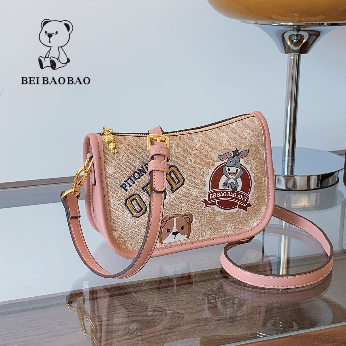 กระเป๋าผู้หญิงสวยๆ กระเป๋าสะพายข้างผู้หญิง กระเป๋าแบรนด์ BEAR BAG กระเป๋าหมีสุดคิ้ว!