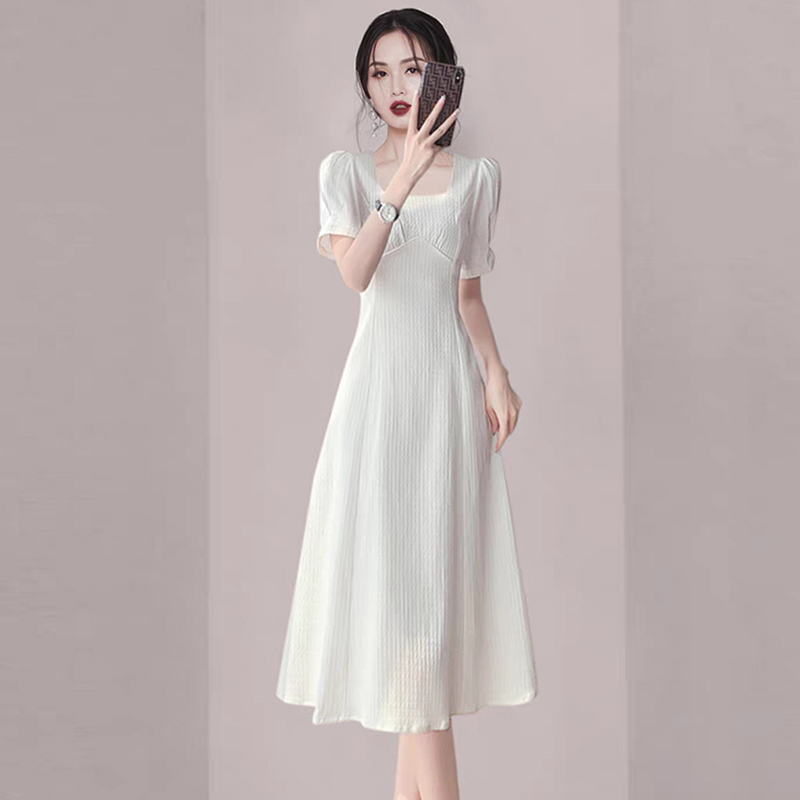 ชุดเดรสยาวสวยๆ สไตล์เกาหลี มีขนาด S M L XL สนใจทักแชท