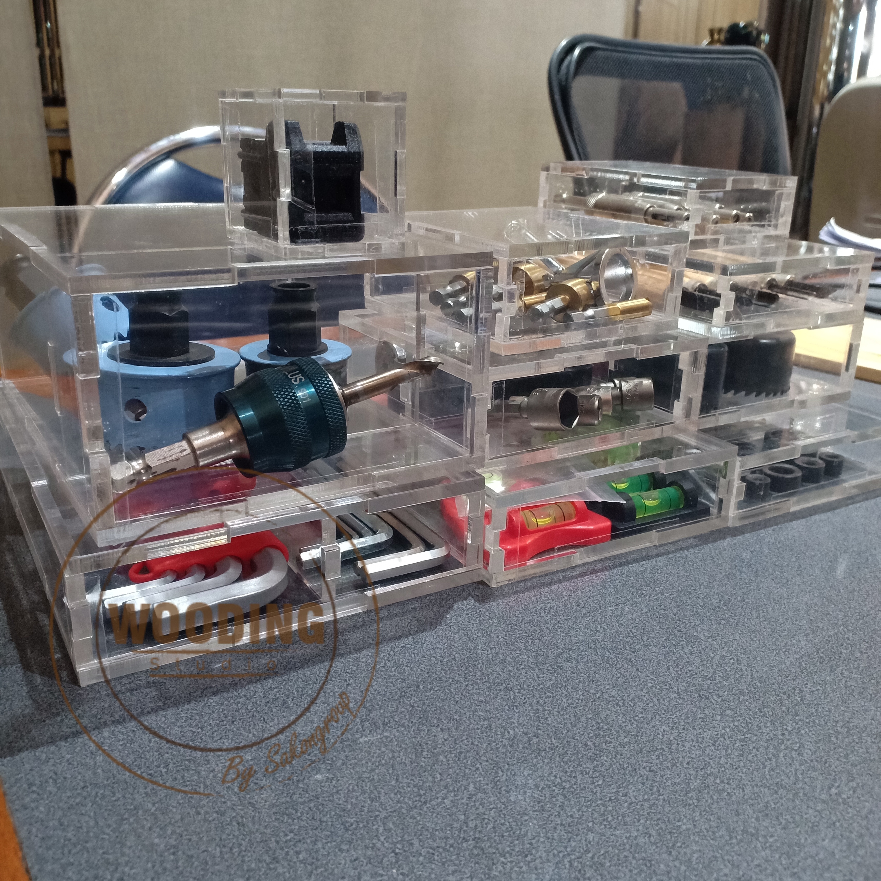 บริการออกแบบและผลิตกล่องจิ๊กซอลอะคริลิค