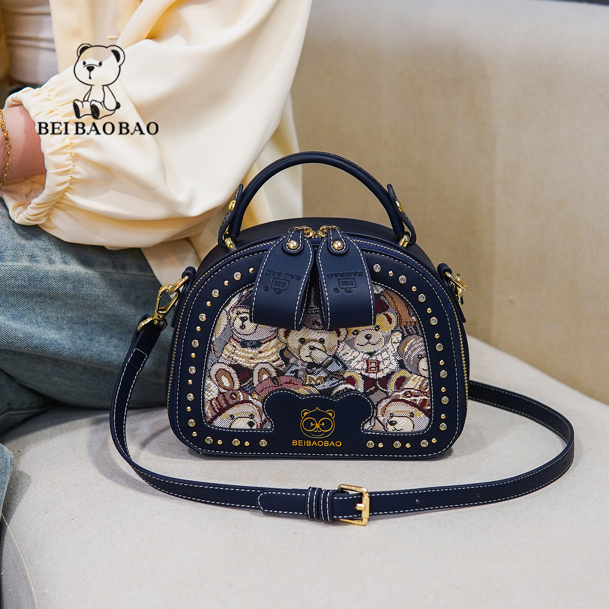 กระเป๋าผู้หญิงสวยๆ กระเป๋าสะพายข้างผู้หญิง กระเป๋าแบรนด์ BEAR BAG กระเป๋าหมีสุดคิ้ว!