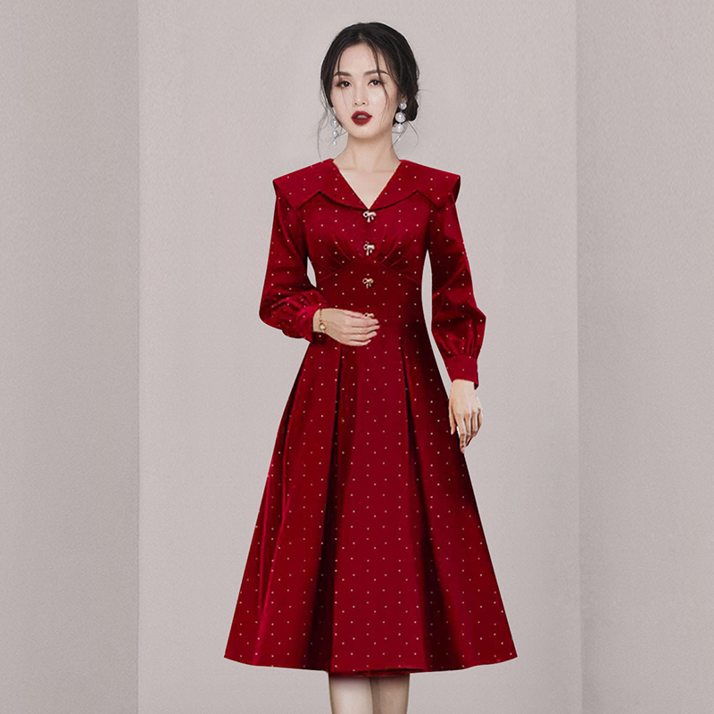 ชุดเดรสยาวสวยๆ สไตล์เกาหลี มีขนาด S M L XL สนใจทักแชท