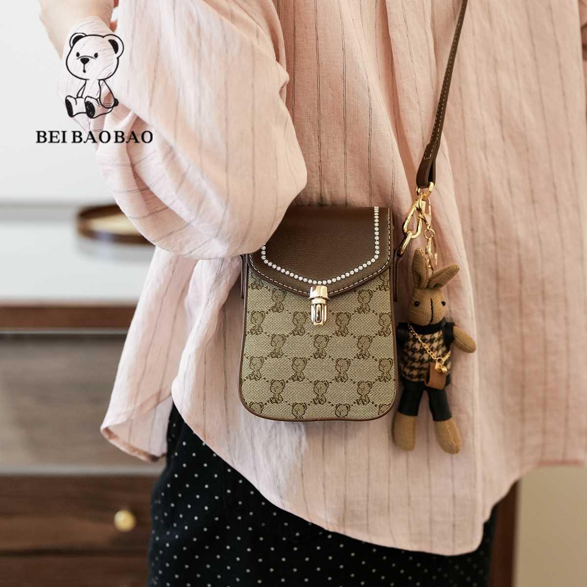 กระเป๋าผู้หญิงสวยๆ กระเป๋าสะพายข้างผู้หญิง กระเป๋าแบรนด์ BEAR BAG กระเป๋าหมีสุดคิ้ว!