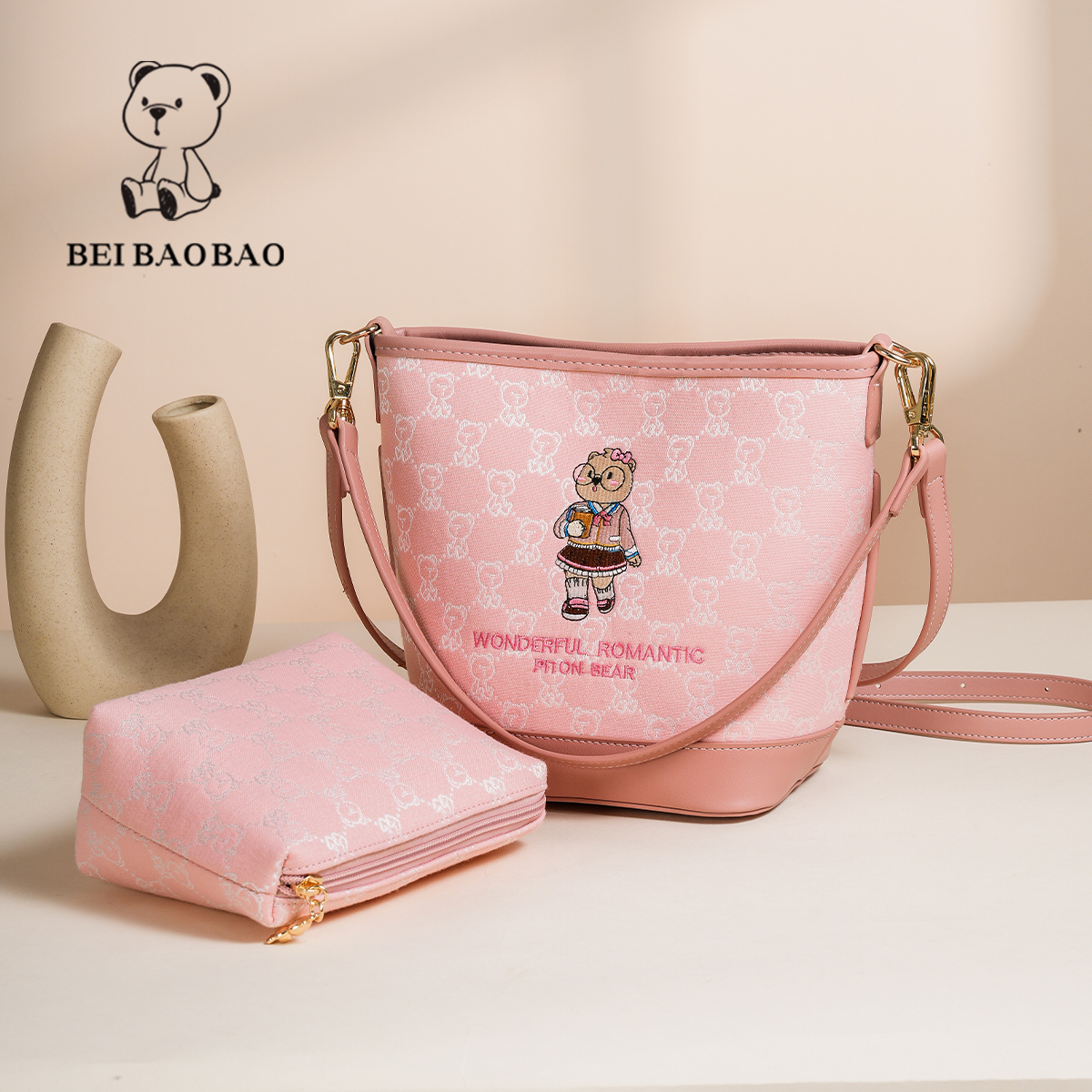 กระเป๋าผู้หญิงสวยๆ กระเป๋าสะพายข้างผู้หญิง กระเป๋าแบรนด์ BEAR BAG กระเป๋าหมีสุดคิ้ว!