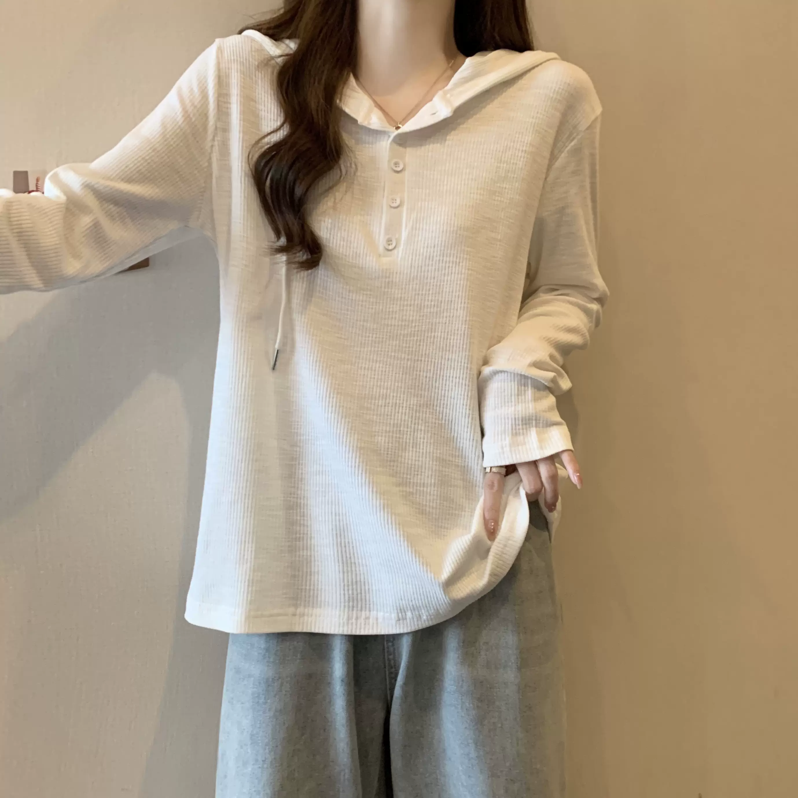 เสื้อยืดแขนยาว มีฮู้ด มีขนาด S M L XL สนใจทักแชท