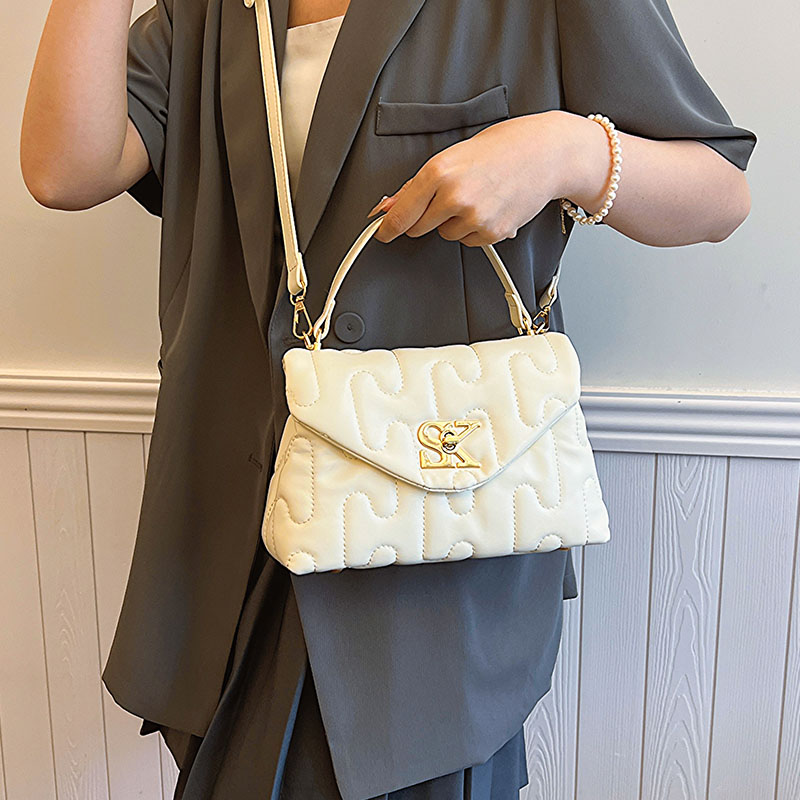 กระเป๋าผู้หญิงสวยๆ กระเป๋าสะพายข้างผู้หญิง กระเป๋าแบรนด์COOL BAG