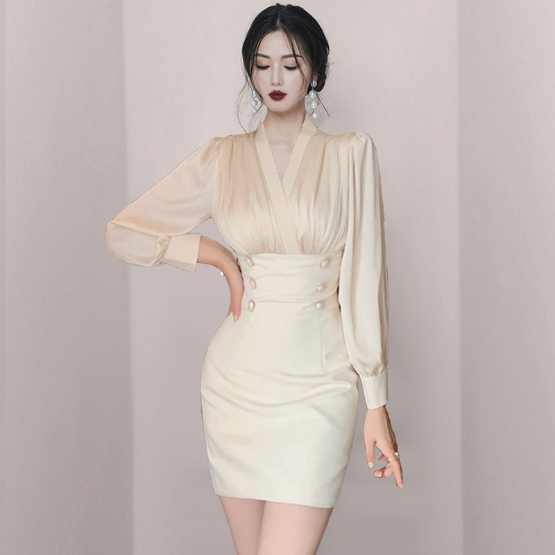 ชุดเดรสยาวสวยๆ สไตล์เกาหลี มีขนาด S M L XL สนใจทักแชท