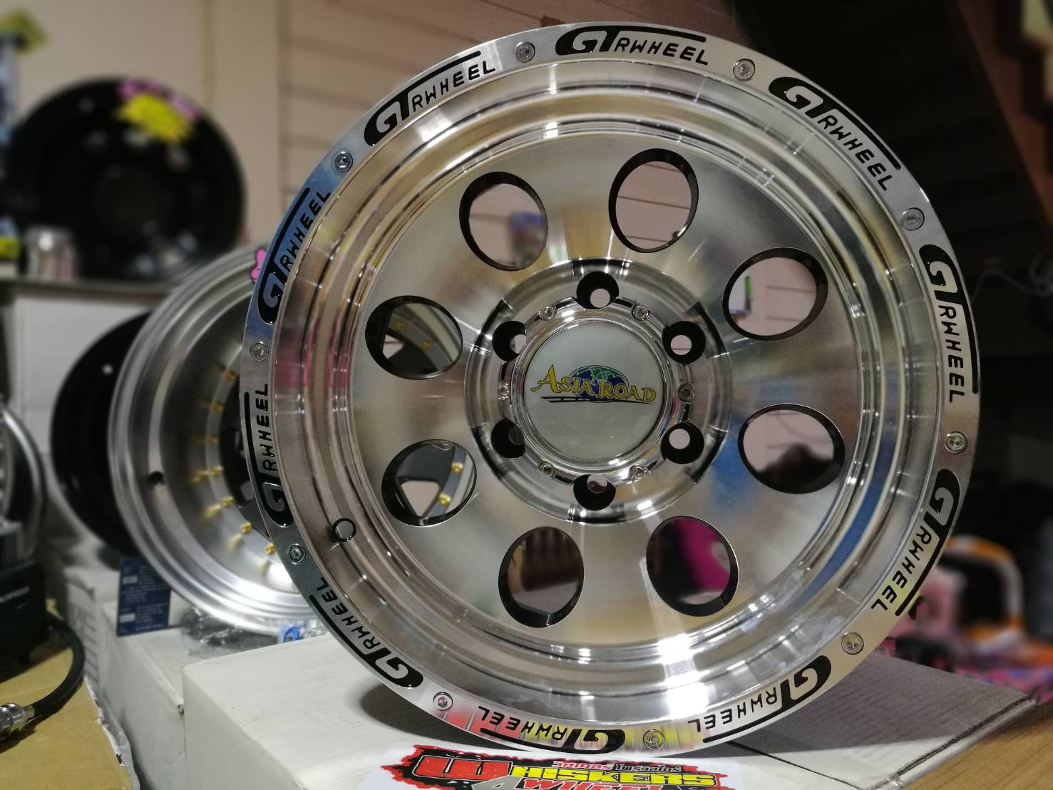 ล้อแม็กออฟโรด GT 16 x 8" Offset-20 6รู x PCD139.7 GTRWHEEL เงา พร้อมครอบดุม Asia Road