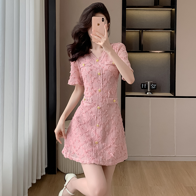 ชุดเดรสยาวสวยๆ สไตล์เกาหลี มีขนาด S M L XL สนใจทักแชท