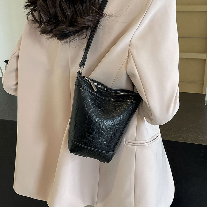 กระเป๋าผู้หญิงสวยๆ กระเป๋าสะพายข้างผู้หญิง กระเป๋าแบรนด์COOL BAG