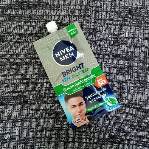 นีเวีย เมน ไบรท์ ออยล์ เคลียร์ เฟซ เซรั่ม เอสพีเอฟ50 Nivea Men Bright Oil Clear Face Serum SPF50 7ml x 6