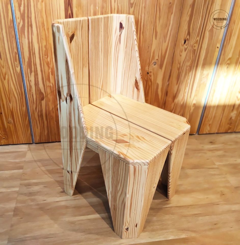 เก้าอี้ไม้สน 8 เหลี่ยม