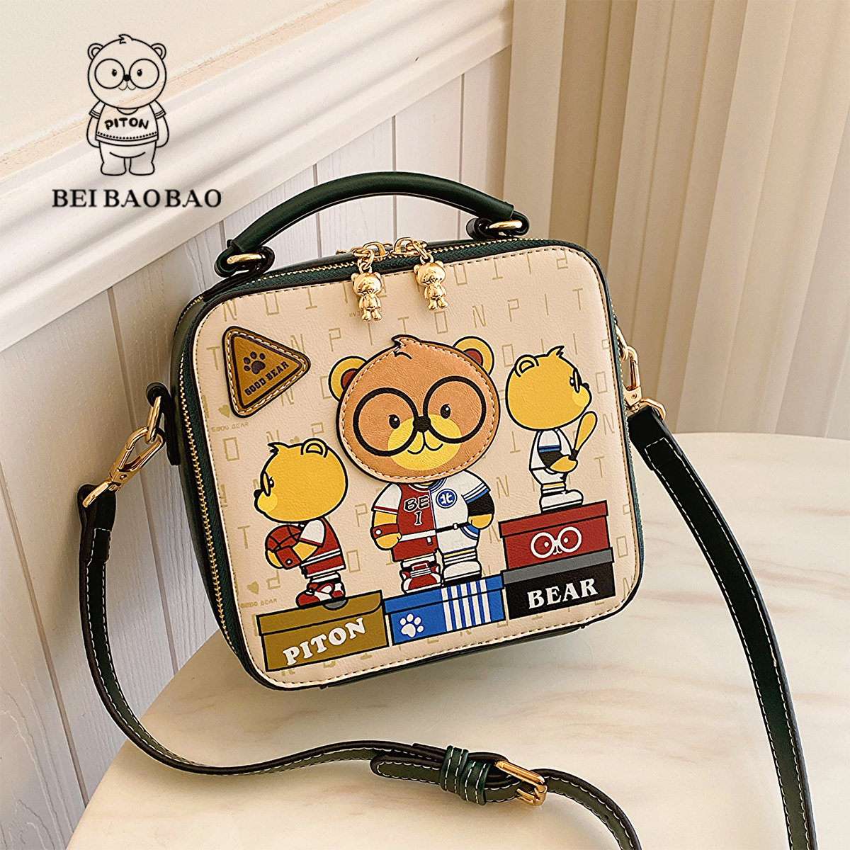 กระเป๋าผู้หญิงสวยๆ กระเป๋าสะพายข้างผู้หญิง กระเป๋าแบรนด์ BEAR BAG กระเป๋าหมีสุดคิ้ว!