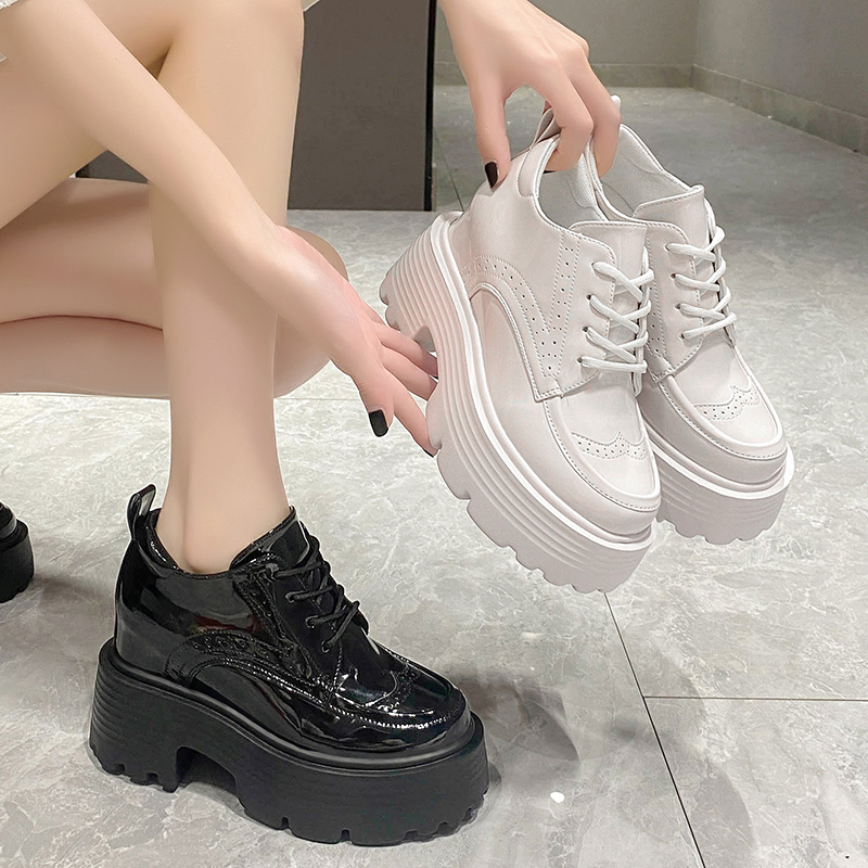 รองเท้าผ้าใบเสริมส้นสูง ไซต์35-39 สนใจทักแชท ฟรีค่าส่ง!