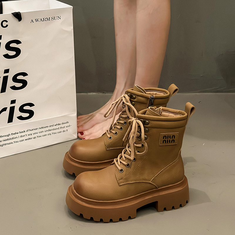 รองเท้าแฟชั่นผู้หญิงส้นเตี้ย ใส่สบาย มีขนาดให้สั่งซื้อ 35 36 37 38 39 40 สนใจทักแชท ฟรีค่าส่ง!