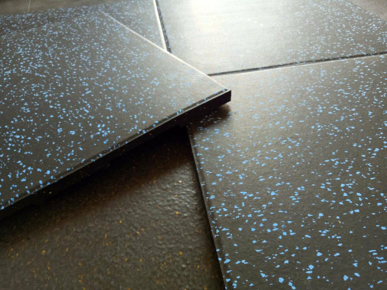 พื้นยางห้องฟิตเนส หนา 25 มิลลิเมตร EPDM งานนำเข้า