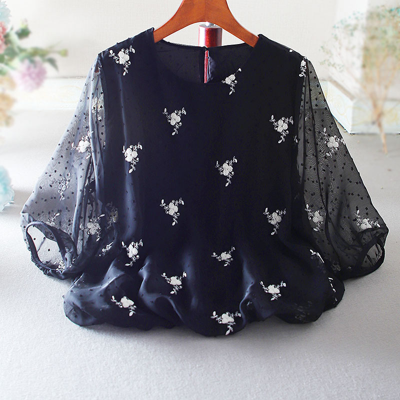 เสื้อลินิน เสื้อผ้าฝ้ายลินิน เสื้อเชิ้ตผ้าลินิน ปักลายสวยๆด้วยด้าย สไตล์VINTAGE