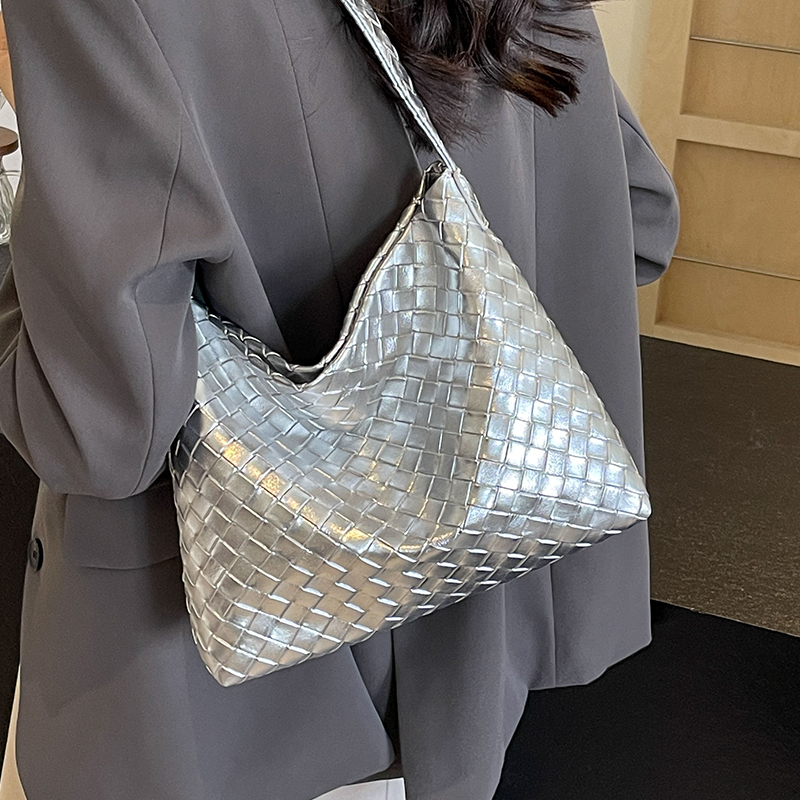 กระเป๋าผู้หญิงสวยๆ กระเป๋าสะพายข้างผู้หญิง กระเป๋าแบรนด์COOL BAG