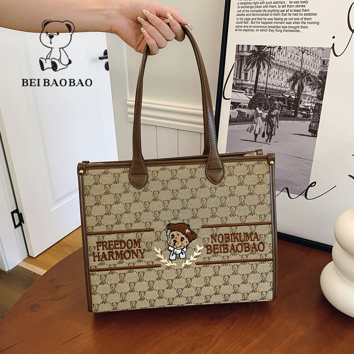 กระเป๋าผู้หญิงสวยๆ กระเป๋าสะพายข้างผู้หญิง กระเป๋าแบรนด์ BEAR BAG กระเป๋าหมีสุดคิ้ว!
