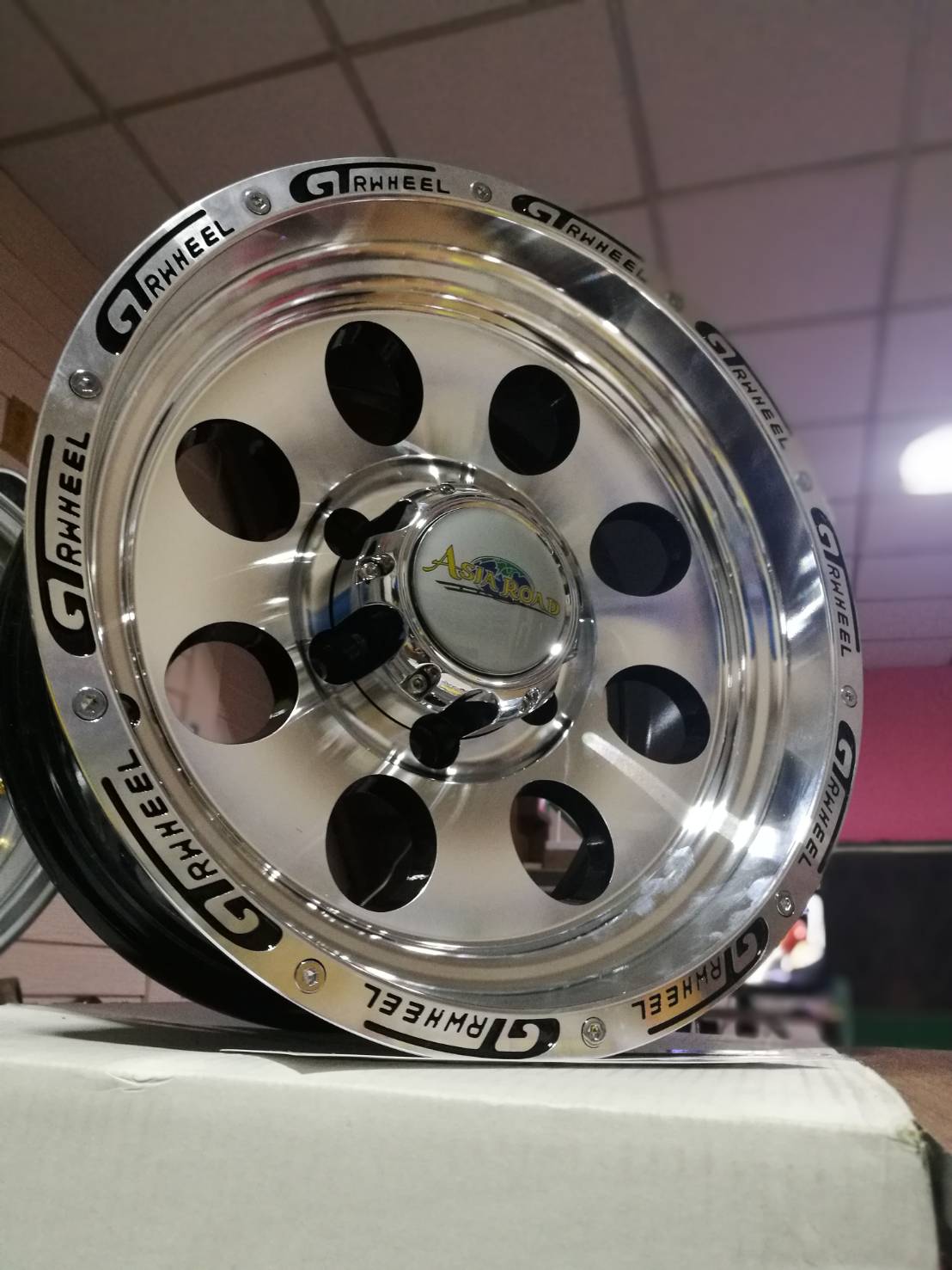ล้อแม็กออฟโรด GT 16 x 8" Offset-20 6รู x PCD139.7 GTRWHEEL เงา พร้อมครอบดุม Asia Road