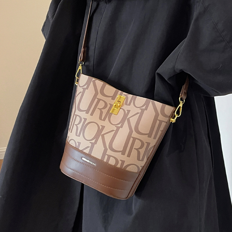 กระเป๋าผู้หญิงสวยๆ กระเป๋าสะพายข้างผู้หญิง กระเป๋าแบรนด์COOL BAG