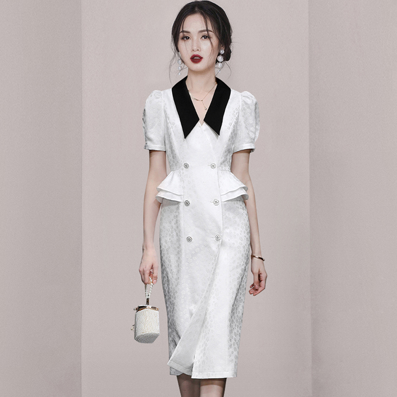 ชุดเดรสยาวสวยๆ สไตล์เกาหลี มีขนาด S M L XL สนใจทักแชท