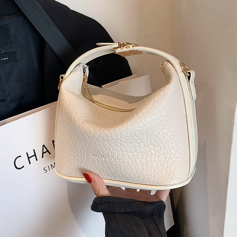 กระเป๋าผู้หญิงสวยๆ กระเป๋าสะพายข้างผู้หญิง กระเป๋าแบรนด์COOL BAG