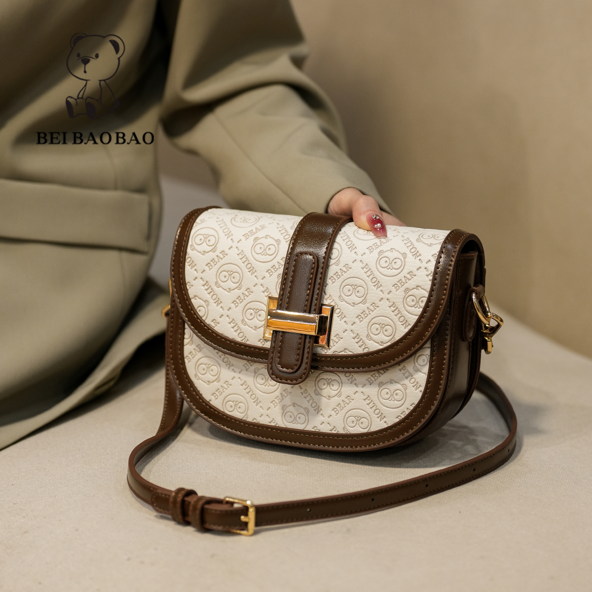 กระเป๋าผู้หญิงสวยๆ กระเป๋าสะพายข้างผู้หญิง กระเป๋าแบรนด์ BEAR BAG กระเป๋าหมีสุดคิ้ว!