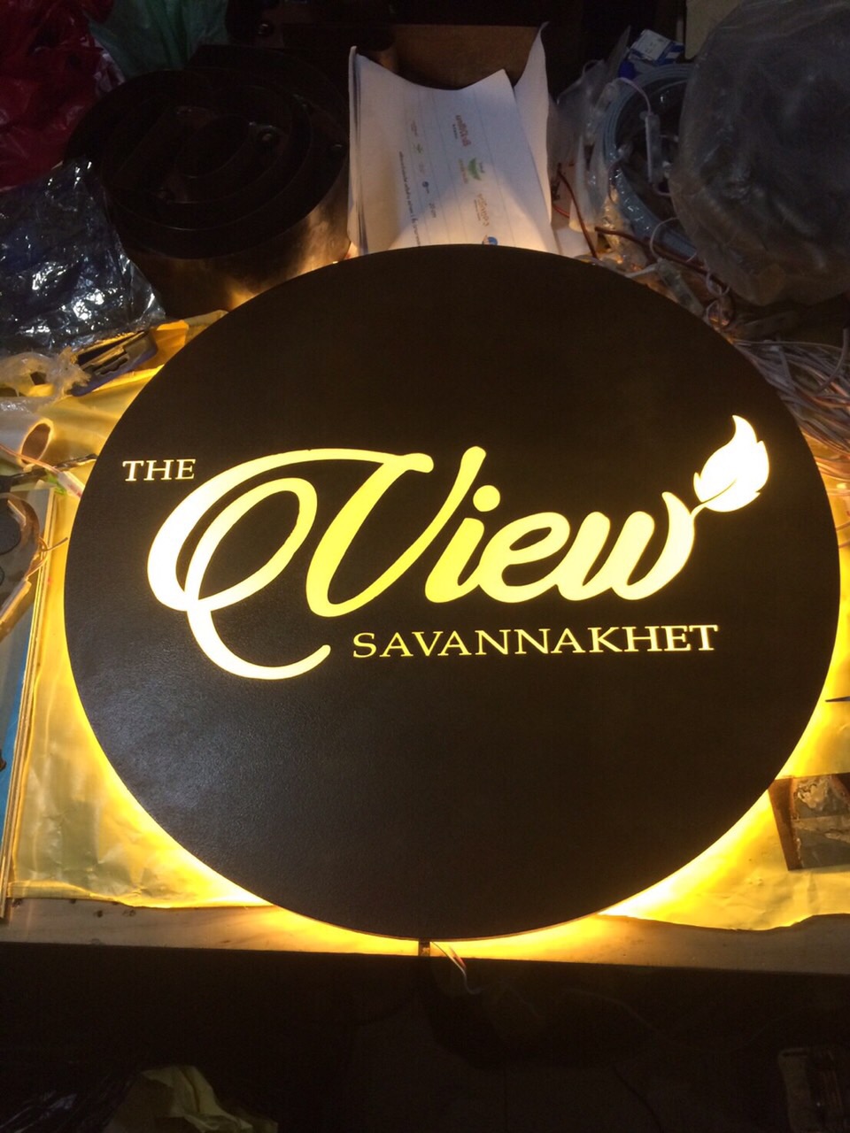 ป้ายไดคัทตัวอักษร ไฟออกหลัง (ร้าน the view savannakhe)