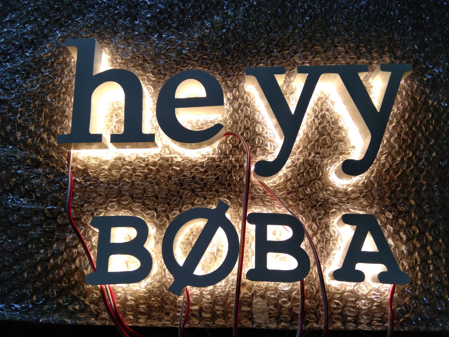 อักษรสแตนเลสยกขอบ - heyy BOBA