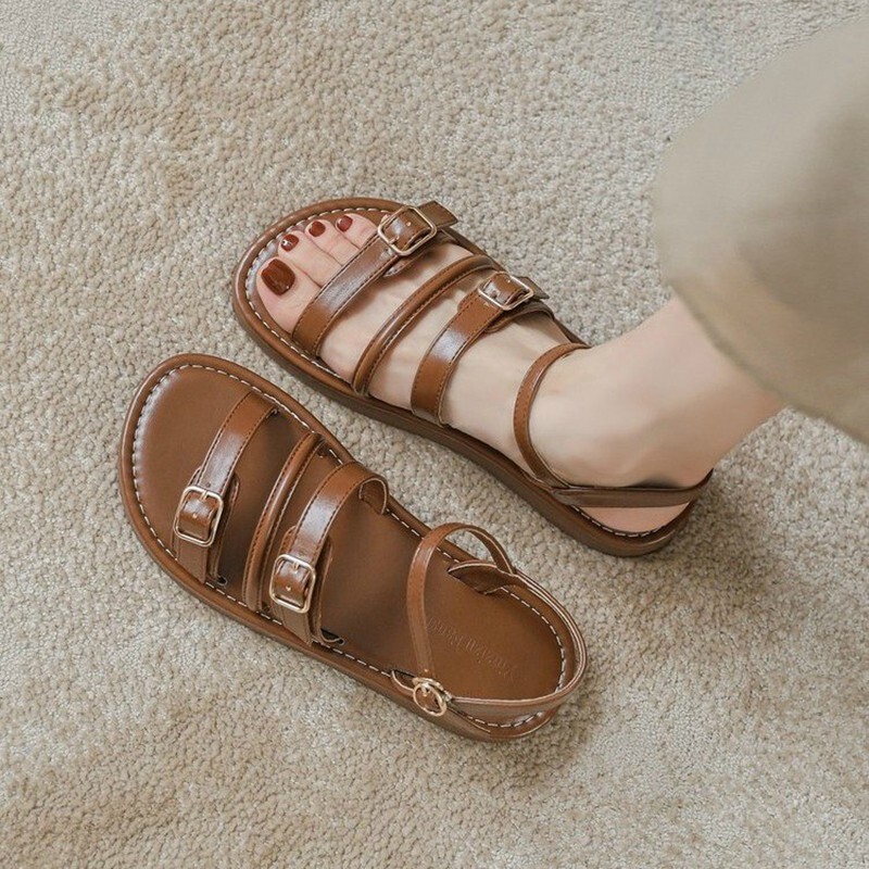 รองเท้าแฟชั่นผู้หญิงส้นเตี้ย ใส่สบาย มีขนาดให้สั่งซื้อ 35 36 37 38 39 40 สนใจทักแชท ฟรีค่าส่ง!