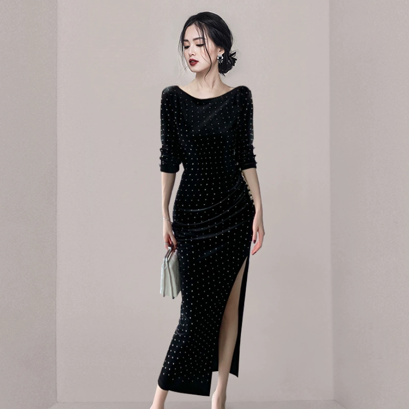 ชุดเดรสยาวสวยๆ ชุดกระโปรงยาว ชุดเดรสยาว ชุดแซกยาว มีขนาด S M L XL สนใจทักแชท