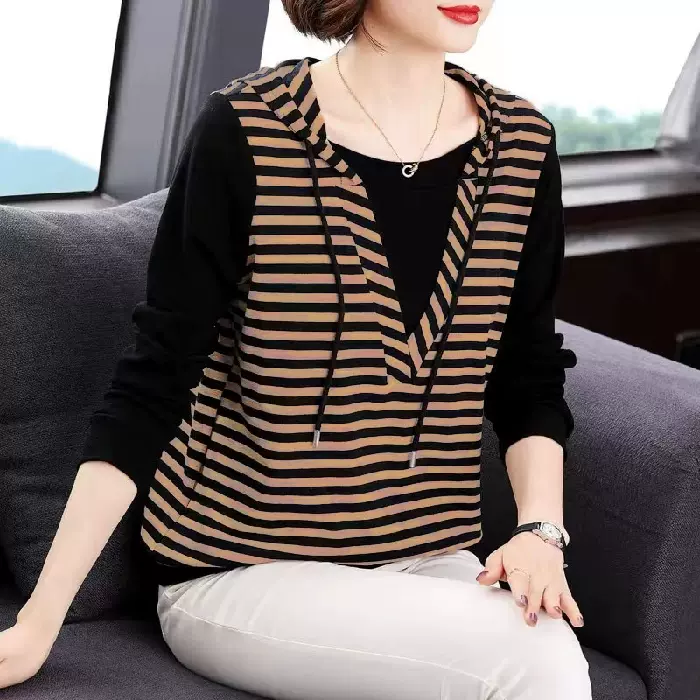 เสื้อยืดแขนยาว มีฮู้ด มีขนาด S M L XL สนใจทักแชท