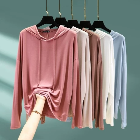 เสื้อยืดแขนยาว มีฮู้ด มีขนาด S M L XL สนใจทักแชท