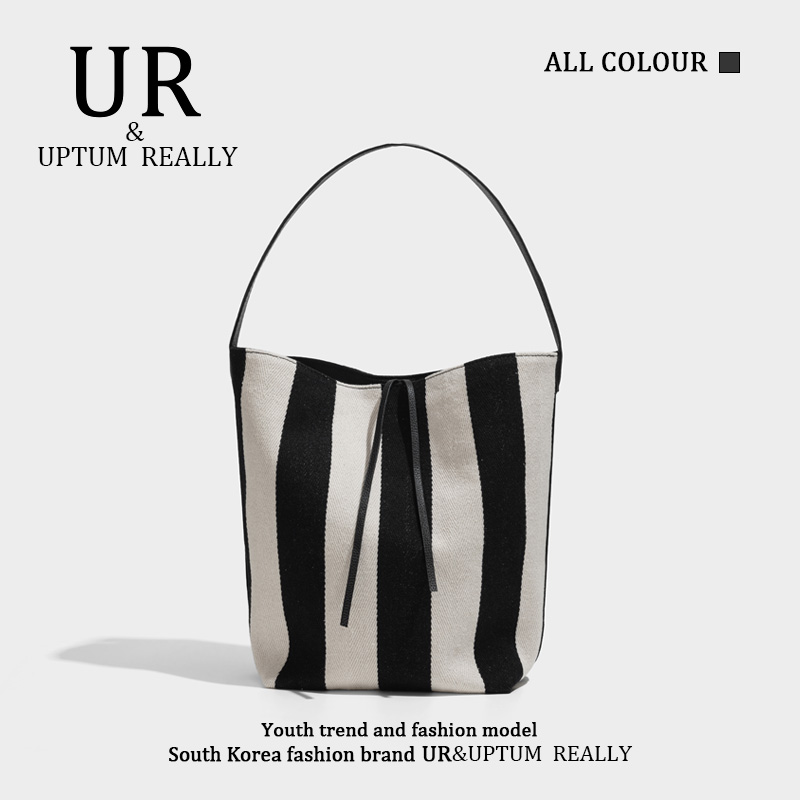 กระเป๋าผู้หญิงสวยๆ กระเป๋าสะพายข้างผู้หญิง กระเป๋าแบรนด์ BEAR BAG กระเป๋าหมีสุดคิ้ว!