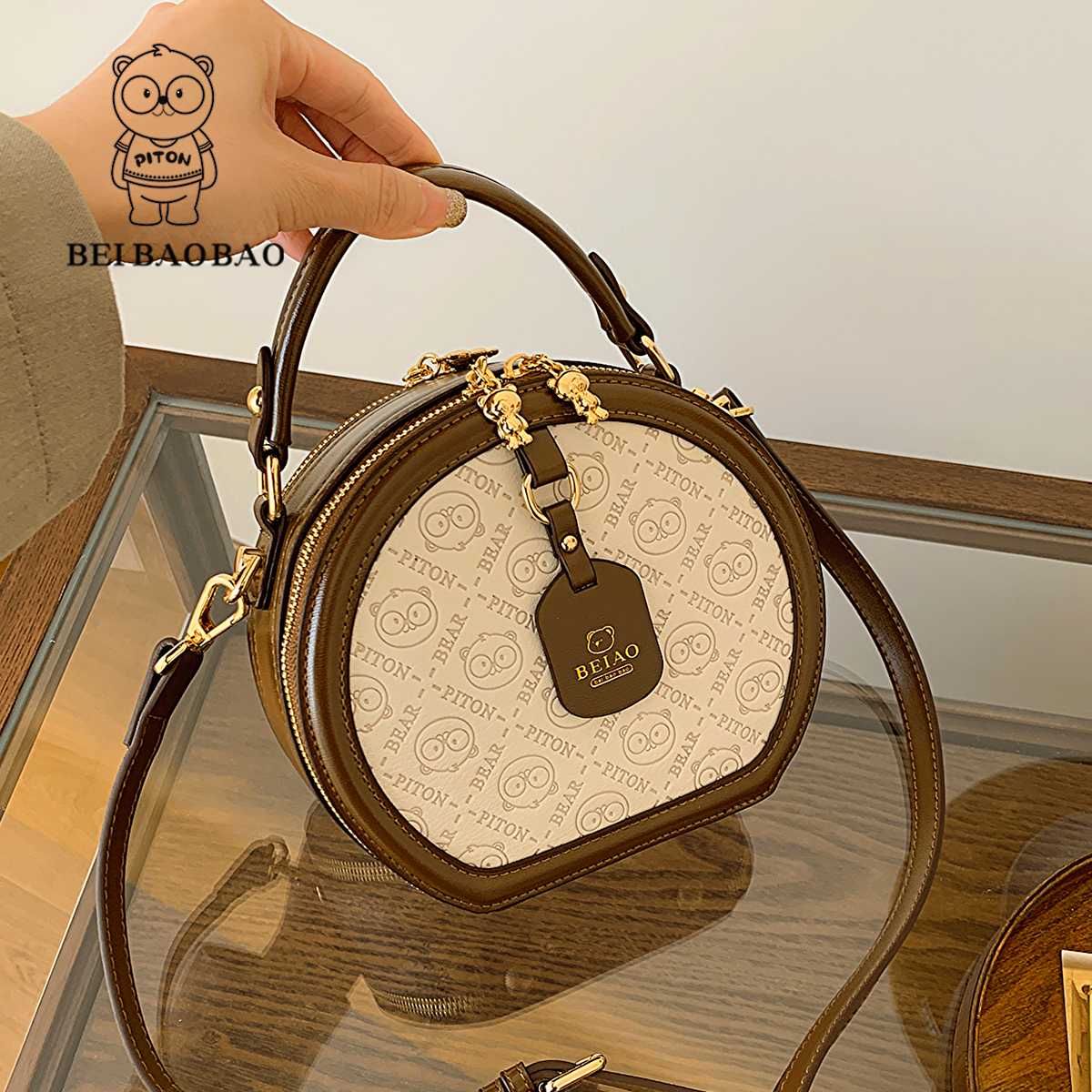 กระเป๋าผู้หญิงสวยๆ กระเป๋าสะพายข้างผู้หญิง กระเป๋าแบรนด์ BEAR BAG กระเป๋าหมีสุดคิ้ว!