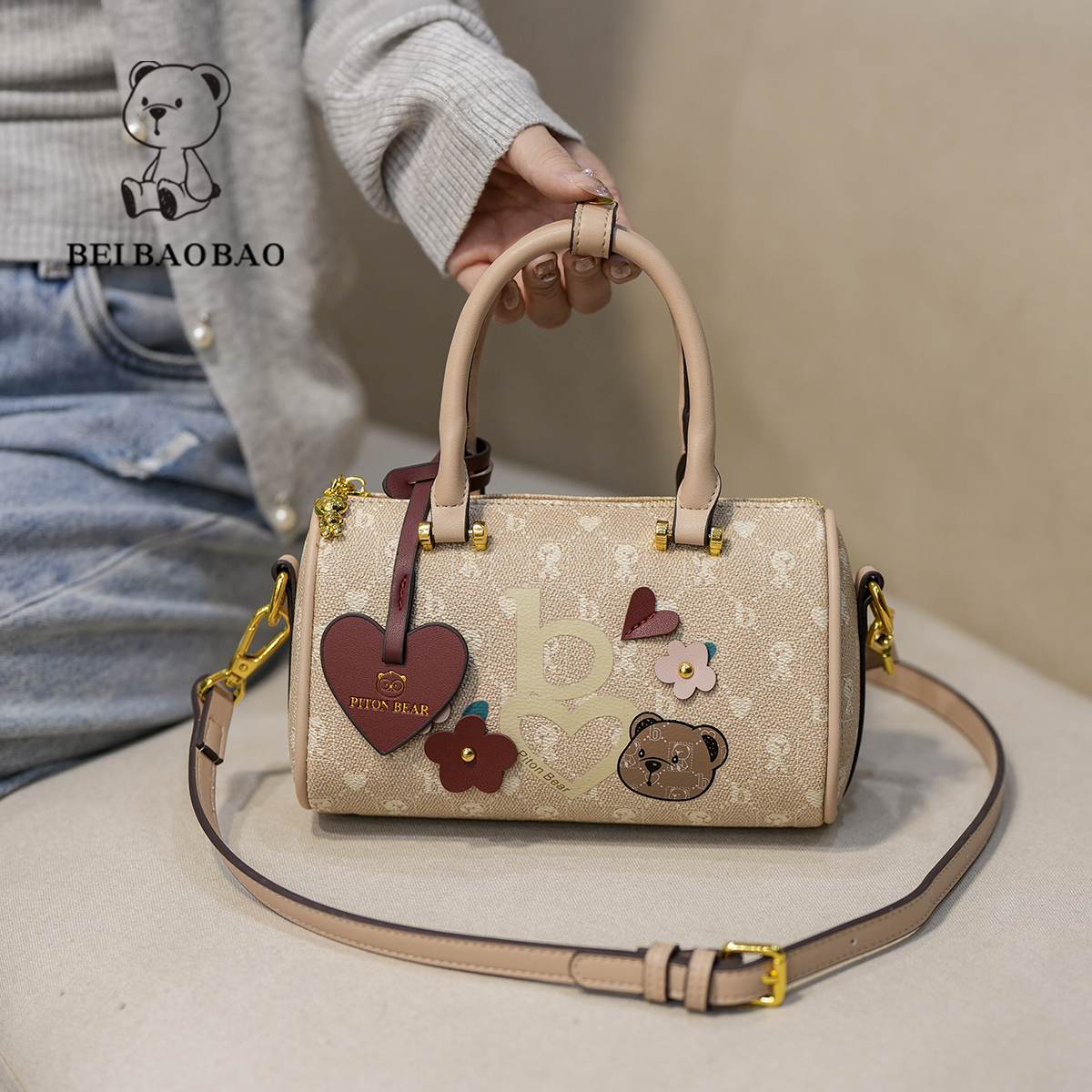 กระเป๋าผู้หญิงสวยๆ กระเป๋าสะพายข้างผู้หญิง กระเป๋าแบรนด์ BEAR BAG กระเป๋าหมีสุดคิ้ว!