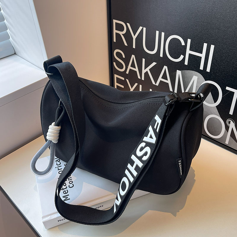 กระเป๋าผู้หญิงสวยๆ กระเป๋าสะพายข้างผู้หญิง กระเป๋าแบรนด์COOL BAG